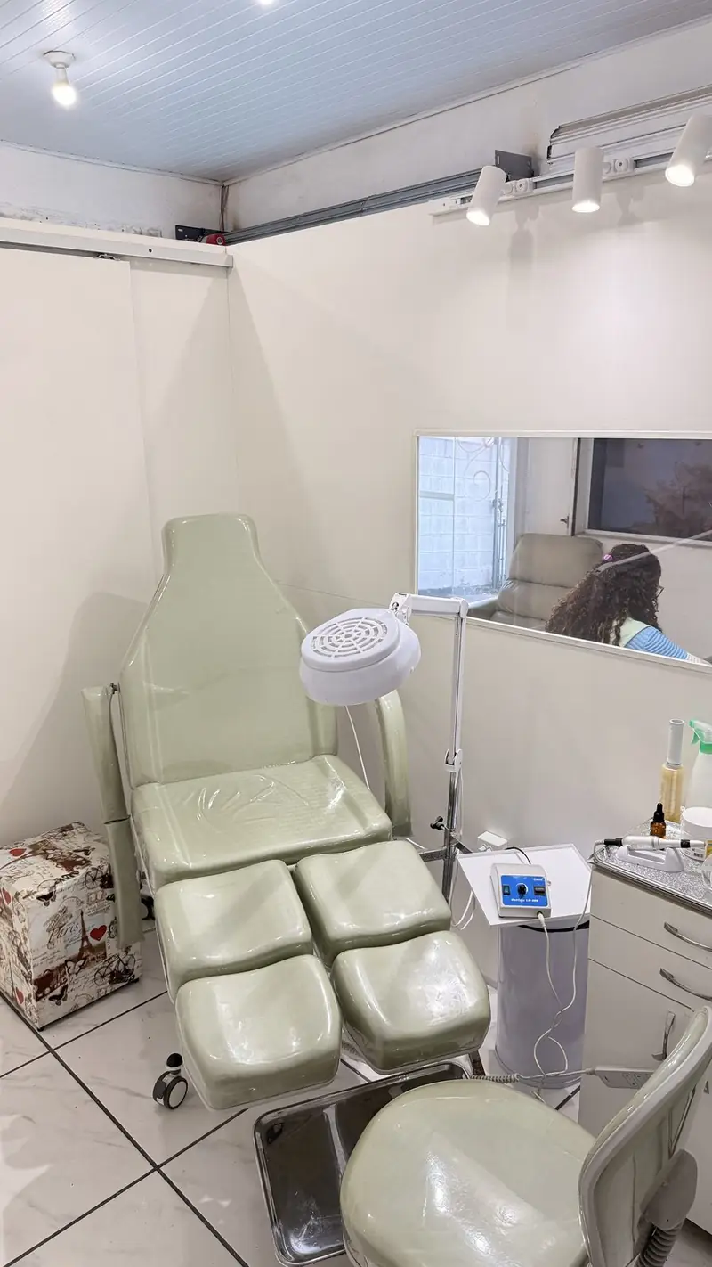 Cadeira de atendimento podológico da clínica